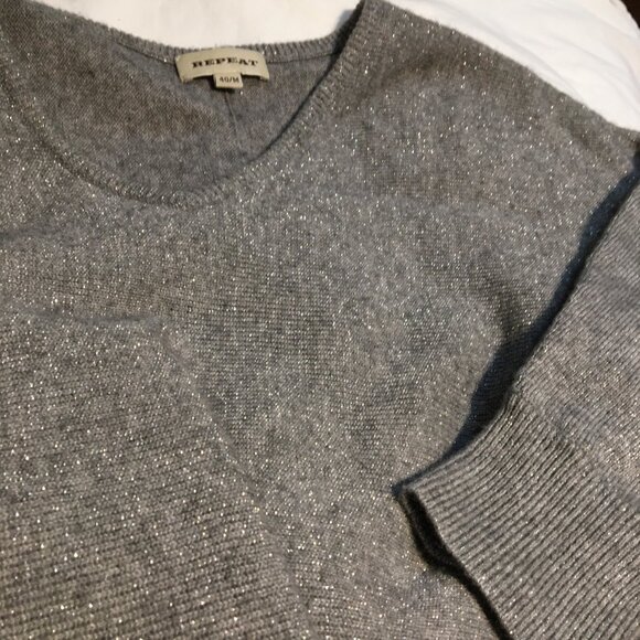 Grey/silver cashmere v-neck by Repeat, s40/M - Picture 5 of 5
